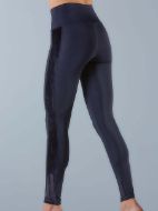 Εικόνα της Wrap Poly Velvet μπλε κολάν με βελούδινη φάσα.