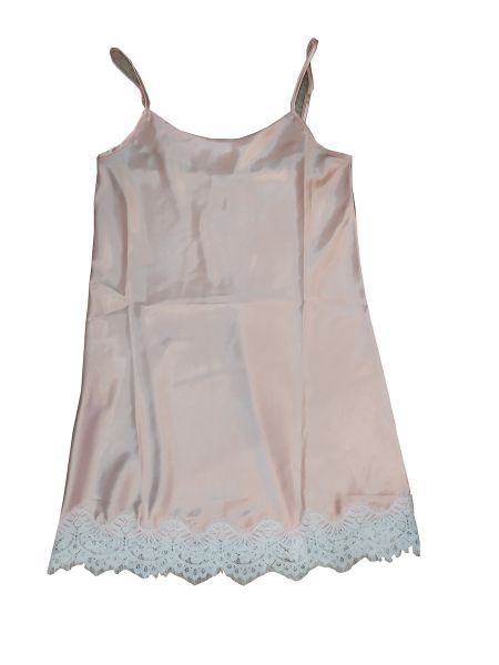 Εικόνα της Jeannette σομόν σατέν νυχτικό με ράντα και λευκή δαντέλα.