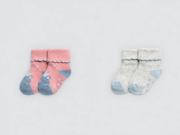 Εικόνα της 2Pack Ysabel Mora Βαμβακερές Πετσετέ Παιδικές Κάλτσες Με Βεντουζάκια Σιλικόνης Ροζ/Γκρι.