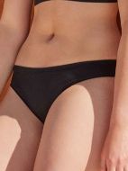 Εικόνα της Gisela μαγιό σλιπ μαύρο, σφιχτό, χωρίς ραφές.