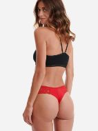 Εικόνα της Walk String κόκκινο με δαντέλα.