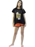 Εικόνα της Παιδική κοριτσίστικη πιτζάμα από 100% βαμβάκι. Μαύρη μπλούζα με κοντό μανίκι και στάμπα. Κόκκινο σορτς.