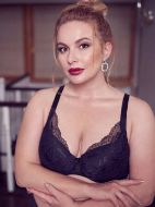 Εικόνα της Orhideja μαύρο spacer bra με δαντέλα, μπανέλα και ελαφριά επένδυση.