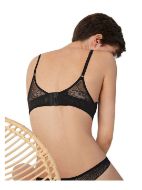 Εικόνα της Ysabel Mora Μαύρο σουτιέν με μπανέλα, και ελαφριά επένδυση.