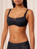 Εικόνα της Triumph Body Make Up Illusion Lace Balconette Μαύρο Σουτιέν Με Μπανέλα & Ελαφριά Επένδυση. (Κωδ.: 10219845-0004